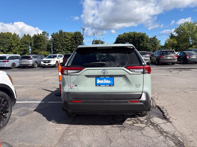 Used 2019 Toyota RAV4 XLE w/ Convenience Package AWD/4WD image 5