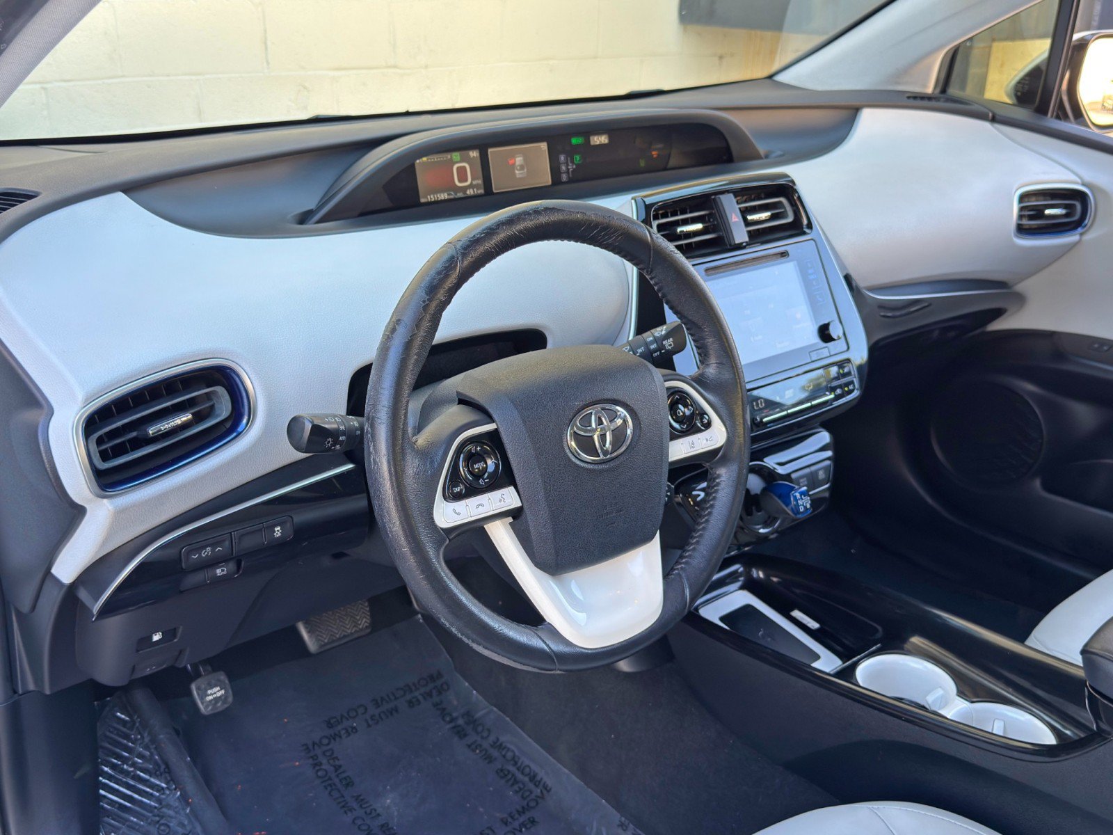 Used 2017 Toyota Prius Three Touring w/ Carpet Mat Package FWD image 12