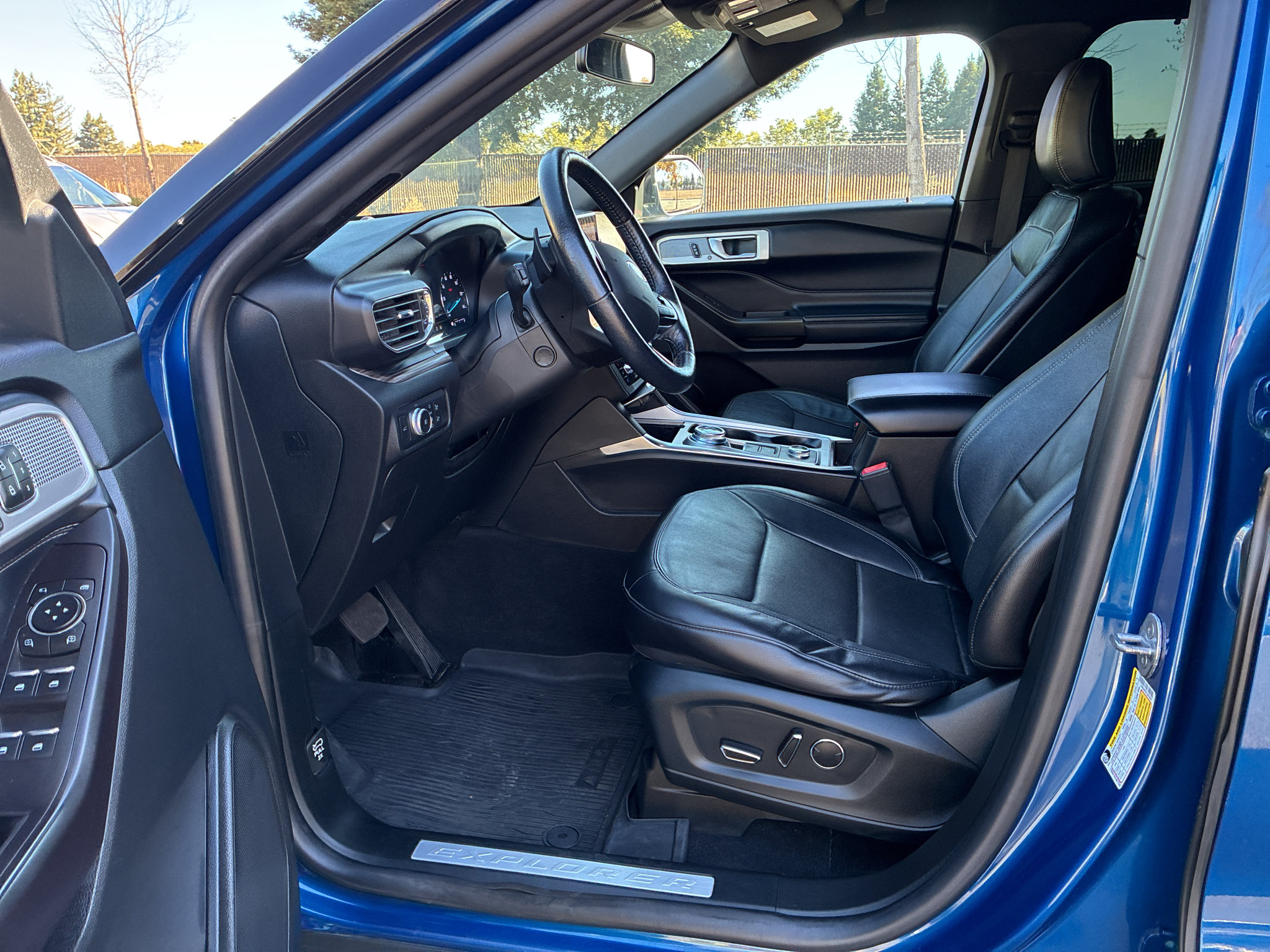 Used 2020 Ford Explorer Limited AWD/4WD image 17
