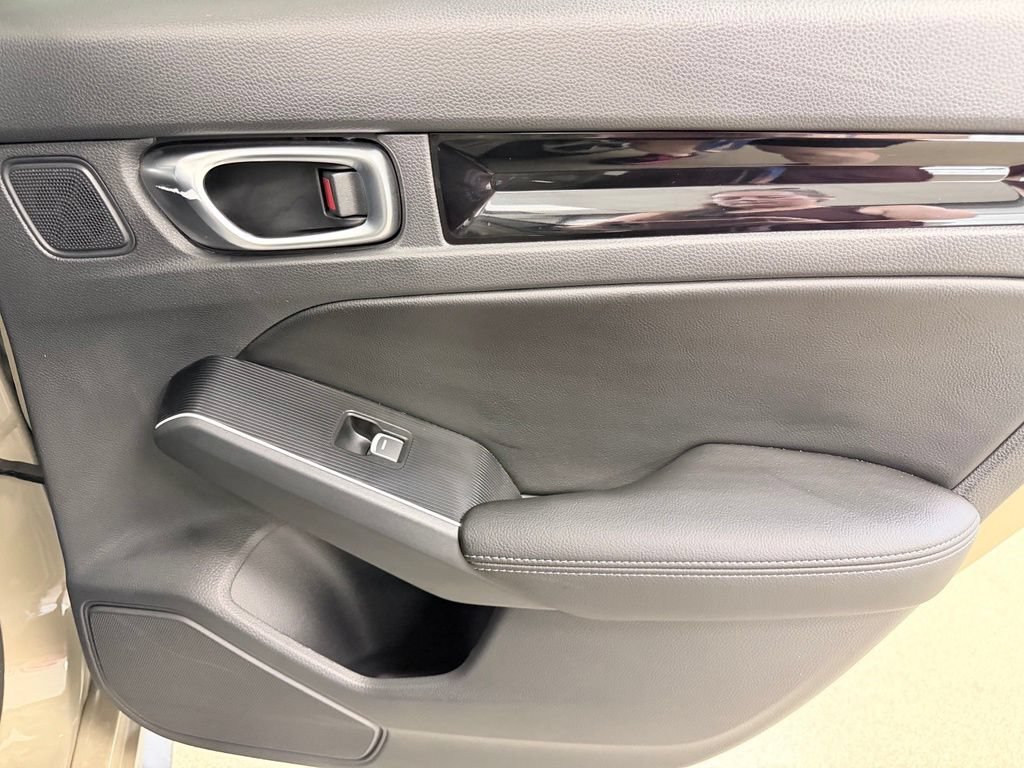 Used 2025 Honda Civic Sport Touring image 32