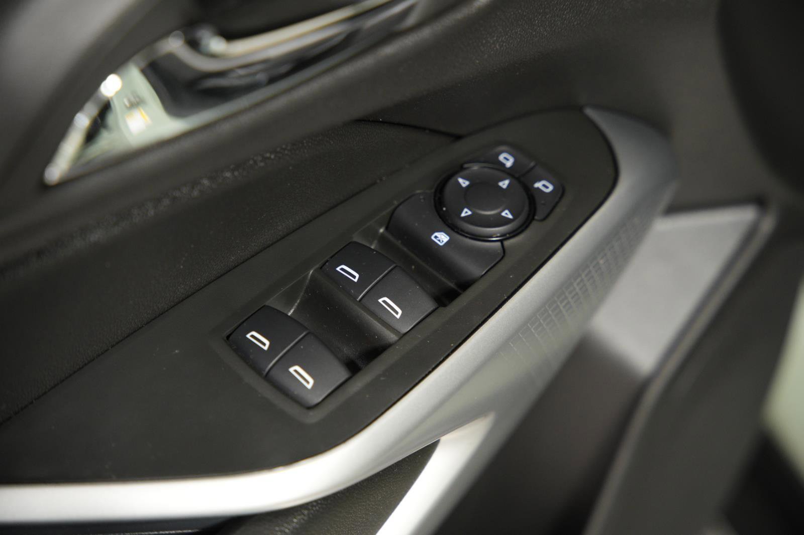 Used 2024 Chevrolet Trax RS w/ Driver Confidence Package image 22