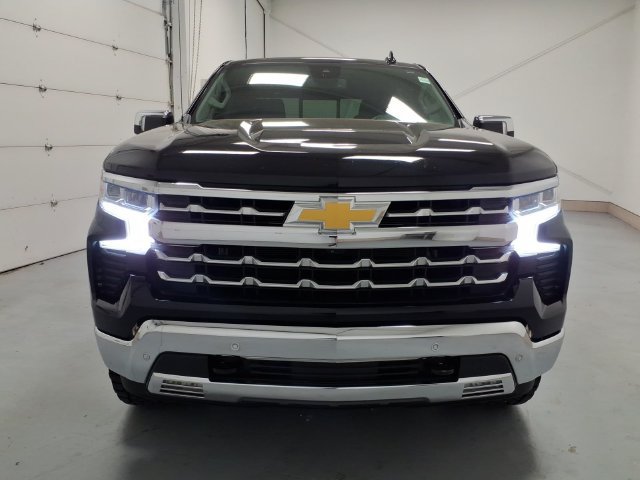 Used 2025 Chevrolet Silverado 1500 LTZ AWD/4WD image 8