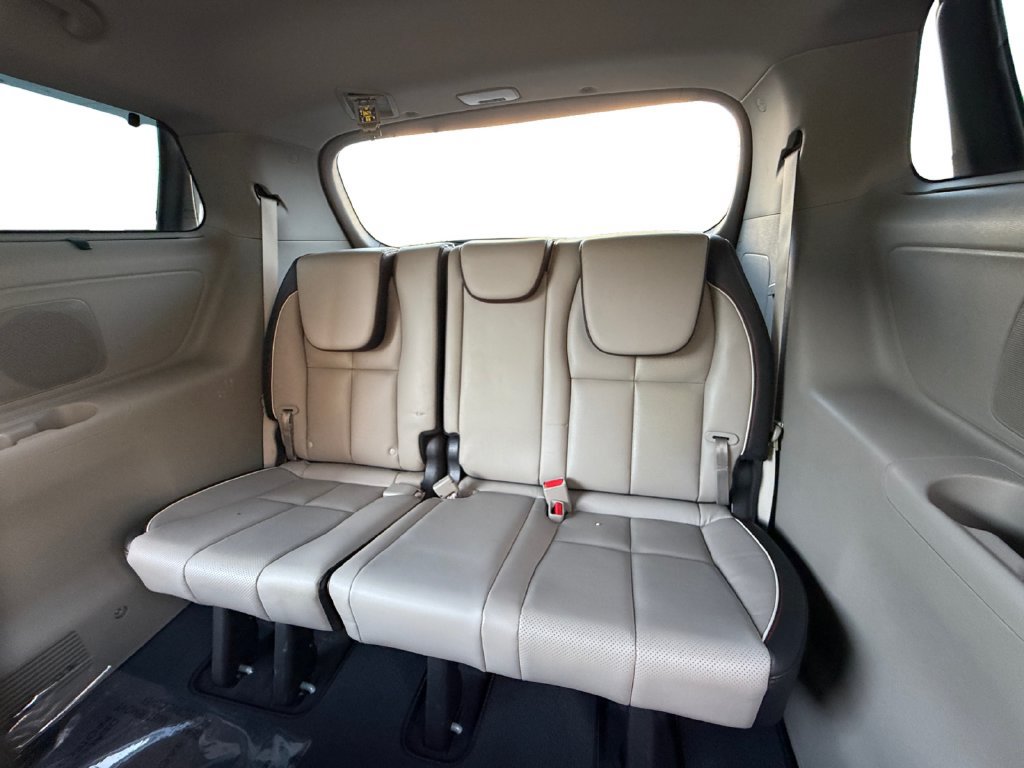 Used 2021 Kia Sedona EX FWD image 21