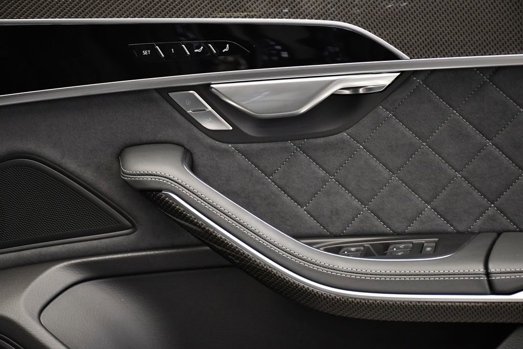 Used 2025 Audi S8 image 48