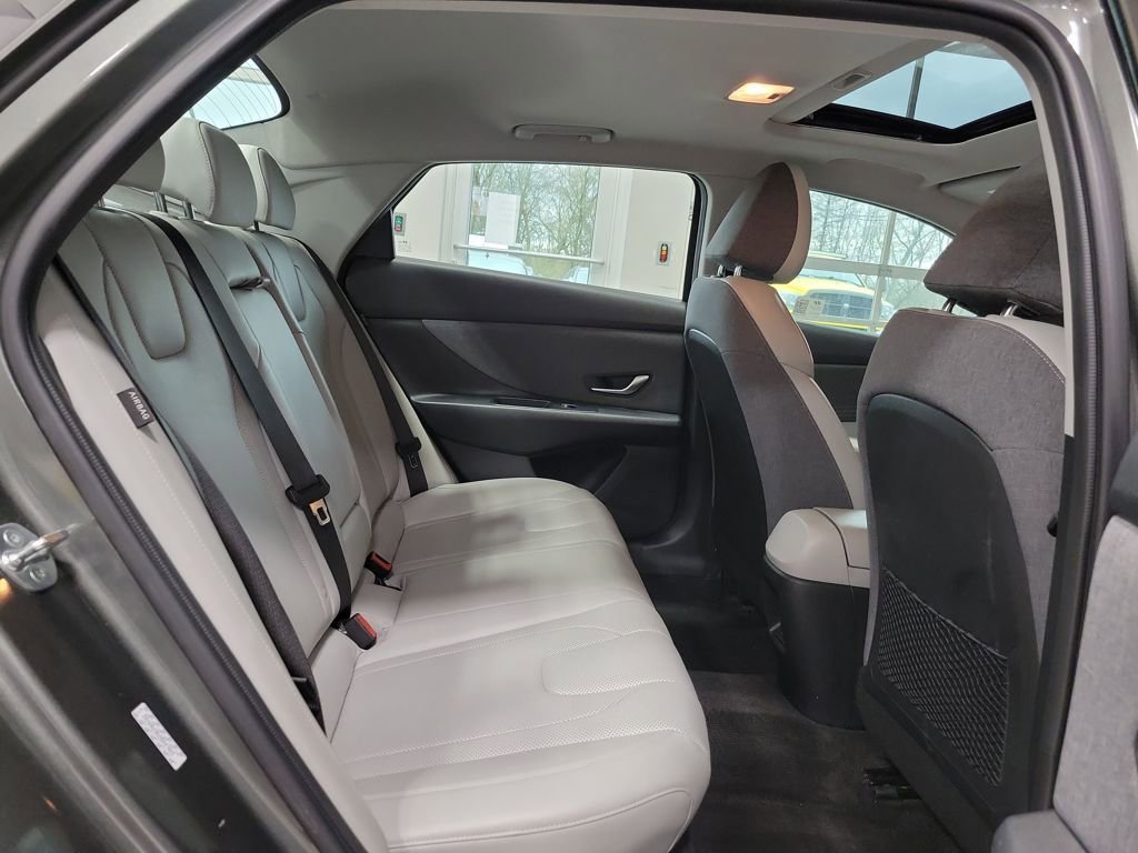 Used 2024 Hyundai Elantra Limited image 14