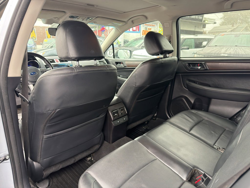 Used 2017 Subaru Outback 3.6R Limited image 12