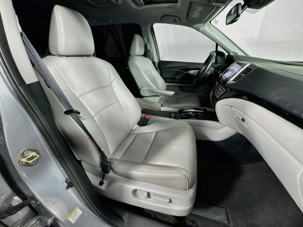 Used 2016 Honda Pilot Touring image 39