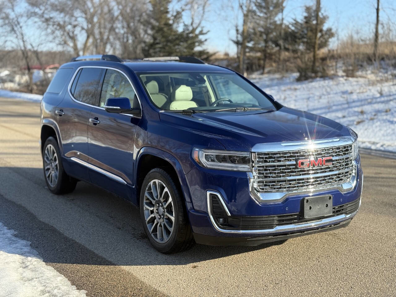 Used 2023 GMC Acadia Denali AWD/4WD image 2