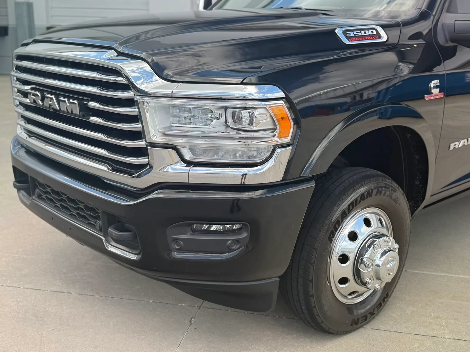 Used 2023 RAM 3500 Limited AWD/4WD image 2
