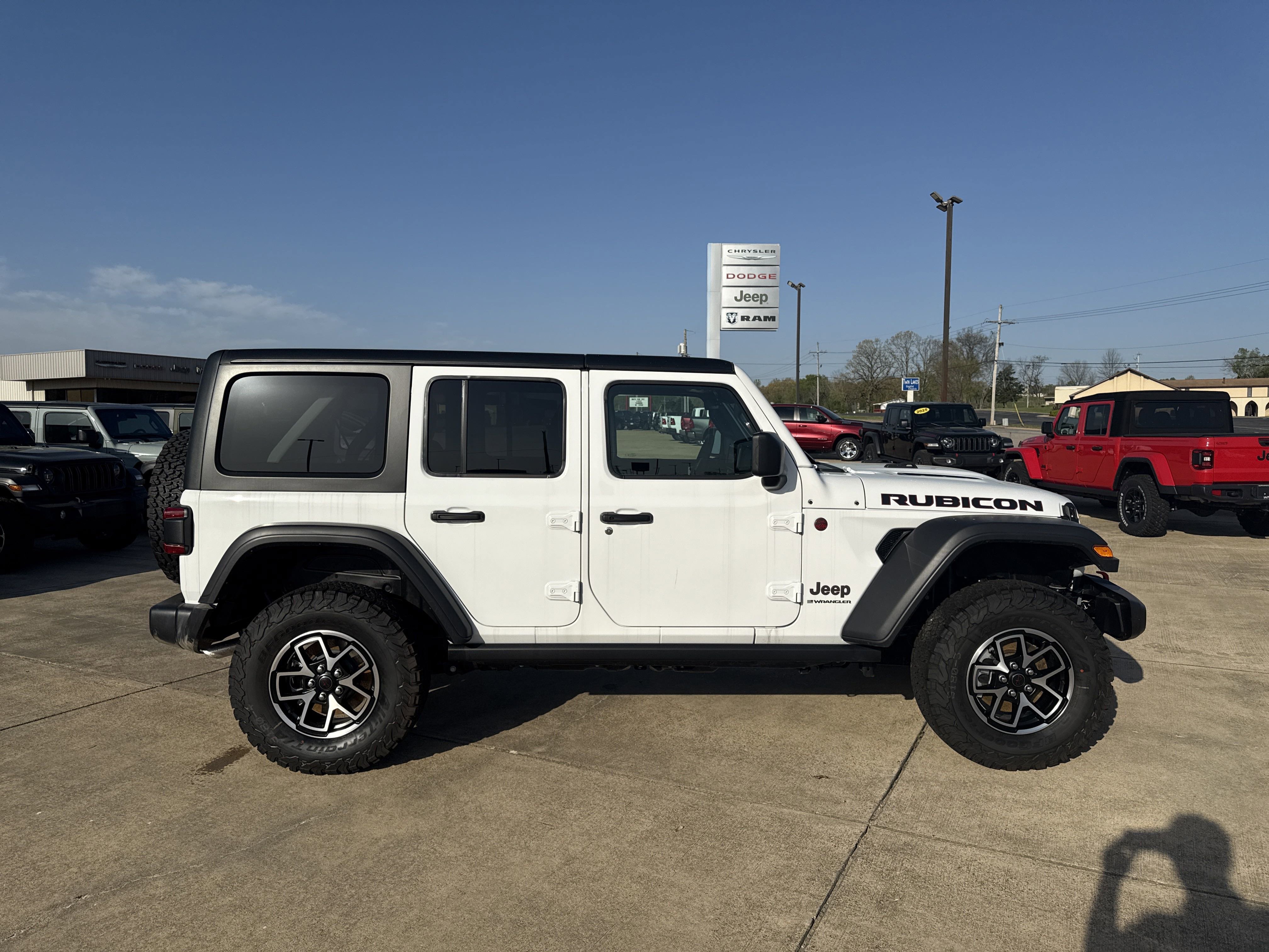 New 2025 Jeep Wrangler Unlimited Rubicon w/ Technology Group image 8
