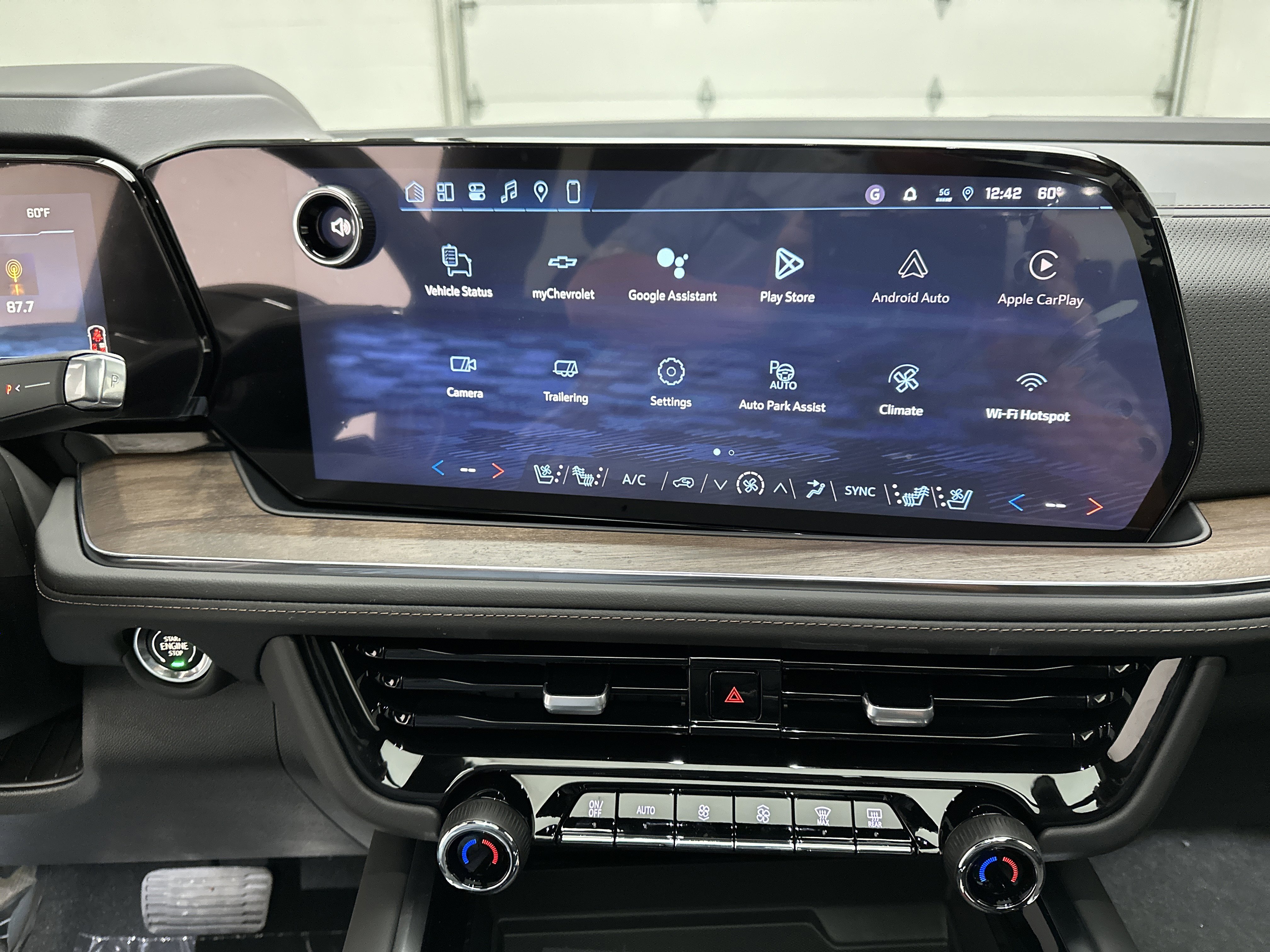 New 2026 Chevrolet Suburban High Country image 36