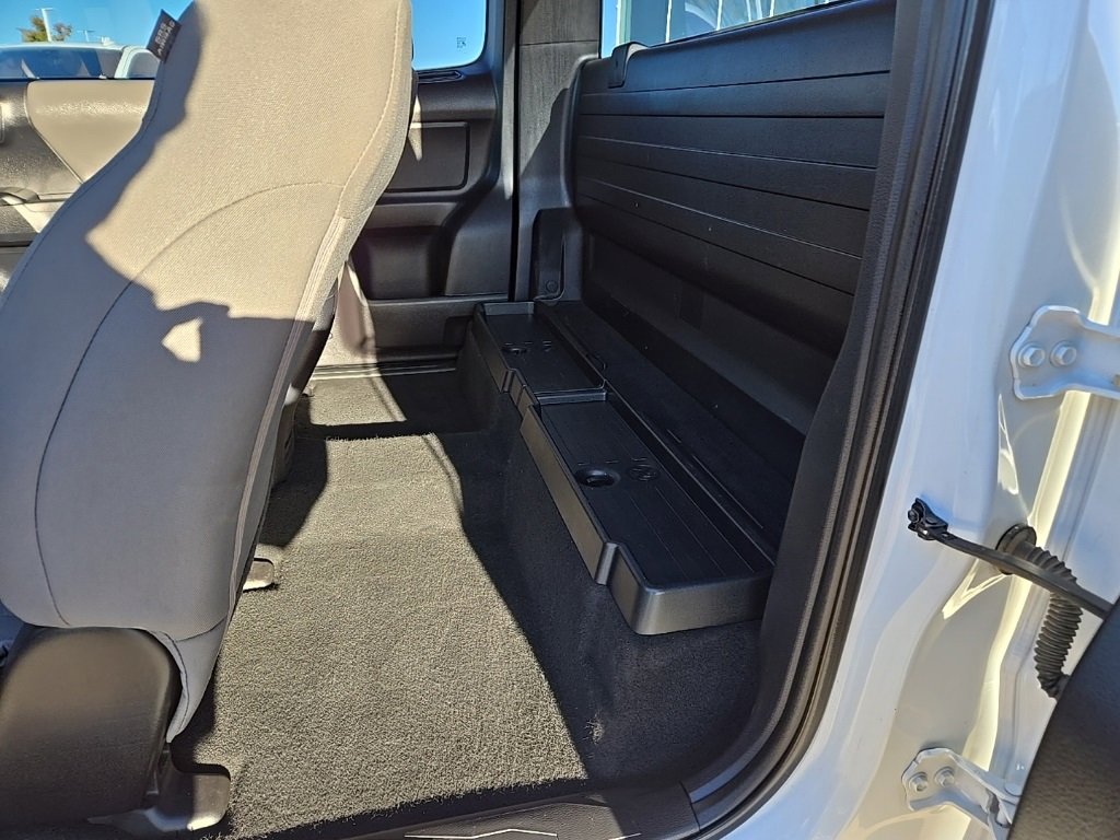 Used 2018 Toyota Tacoma SR image 15