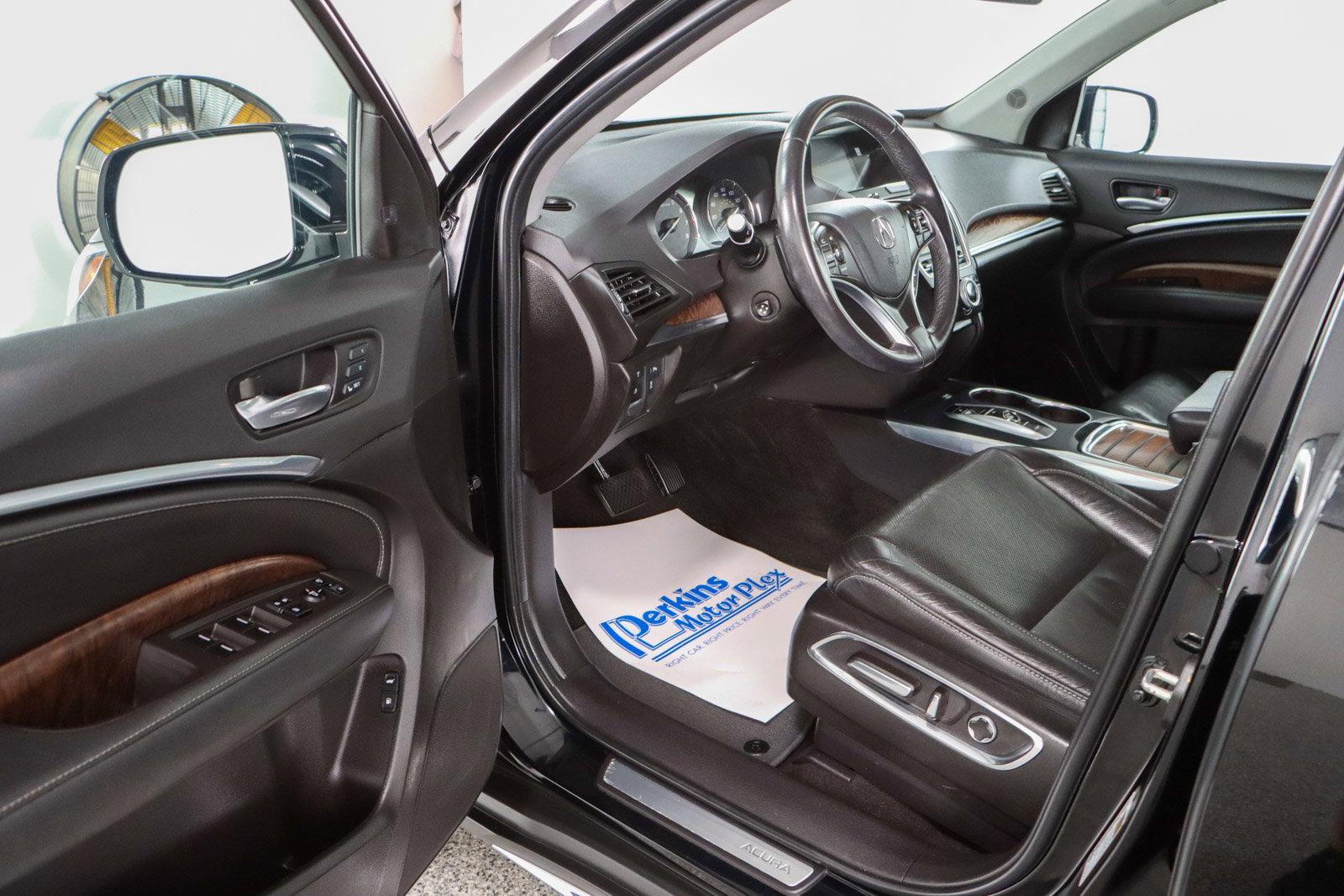 Used 2020 Acura MDX SH-AWD w/ Technology Package image 3