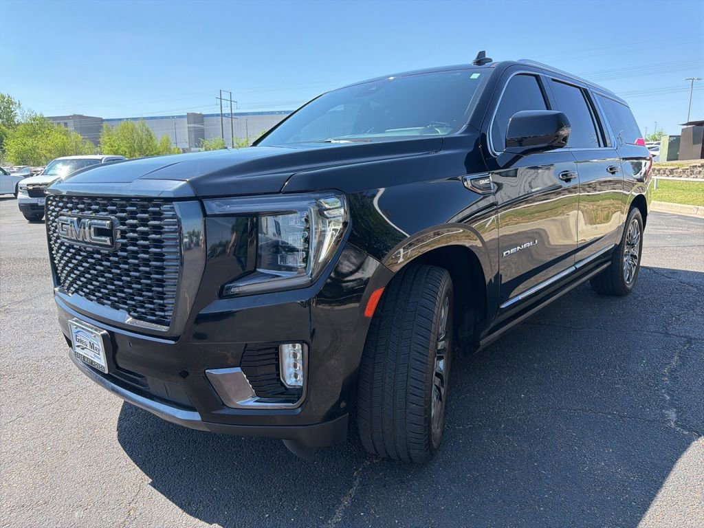 Used 2023 GMC Yukon XL Denali Ultimate image 7