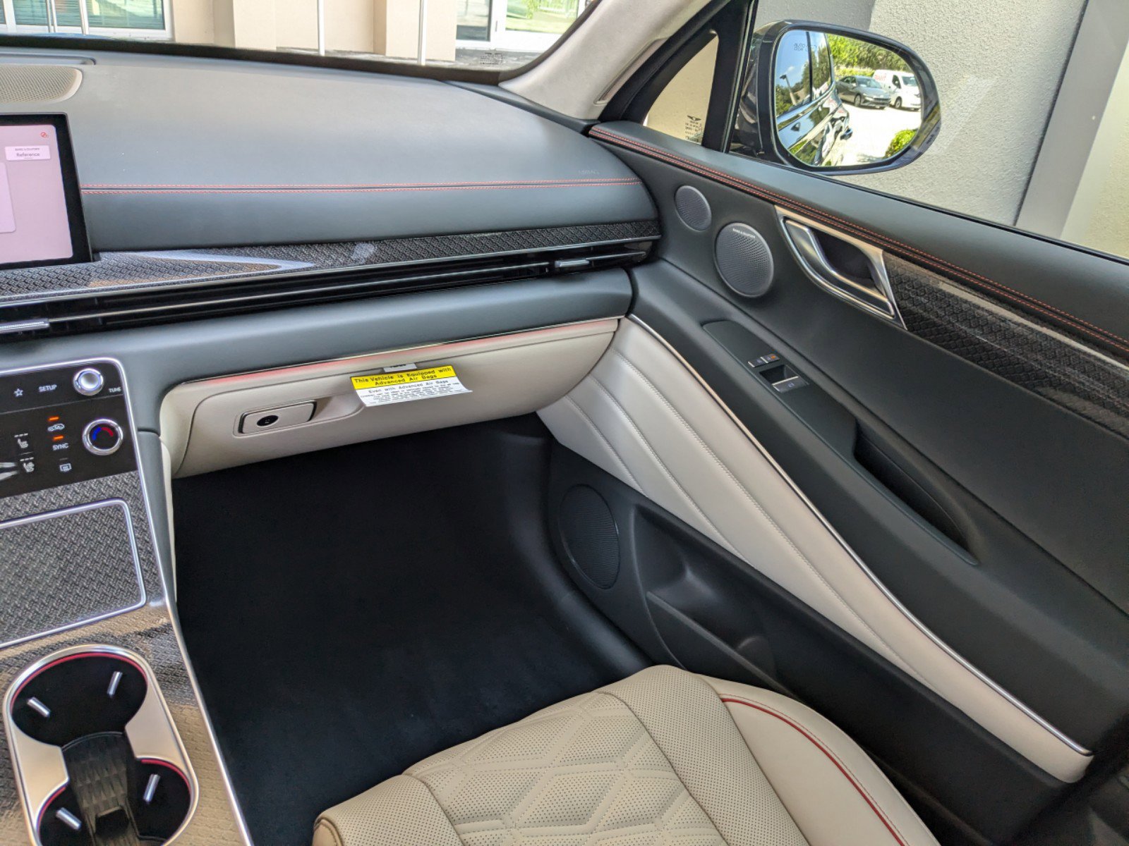 Used 2025 Genesis GV80 3.5T e-SC AWD/4WD image 11
