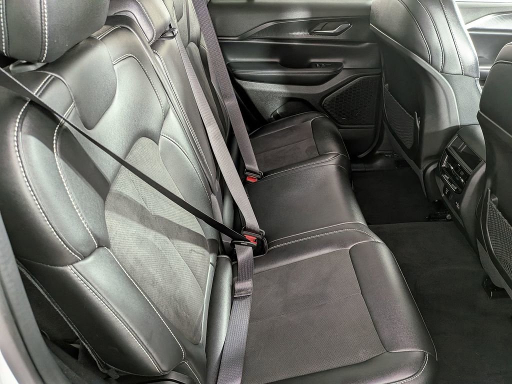 Certified 2024 Jeep Grand Cherokee Altitude image 27