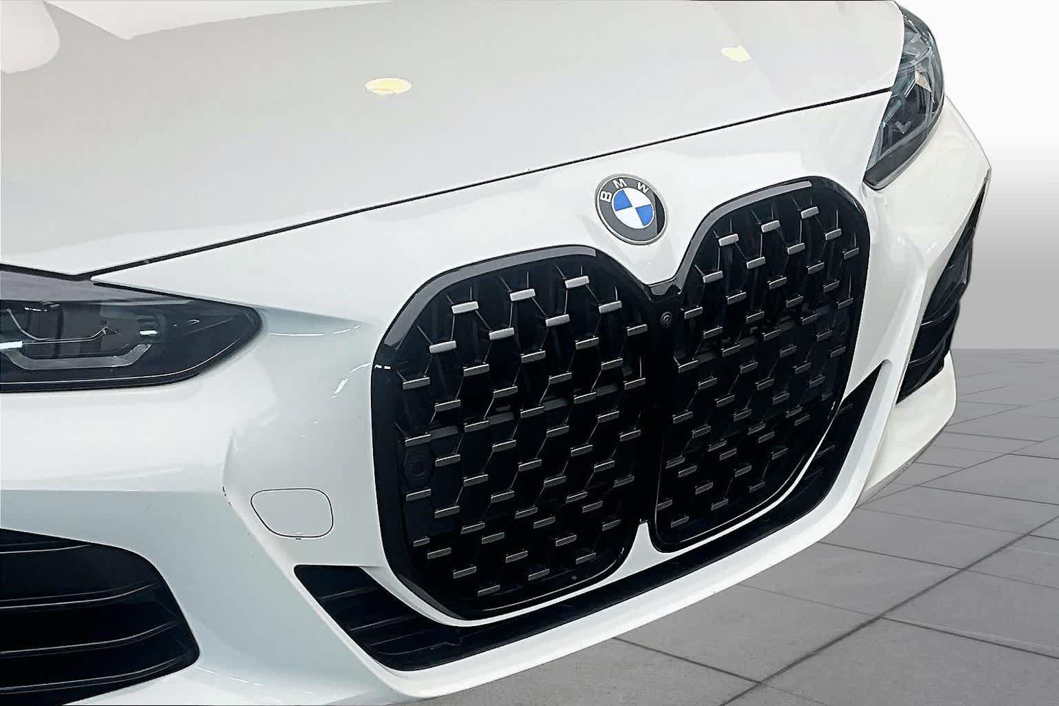 Used 2024 BMW M440i Coupe w/ Premium Package RWD image 32