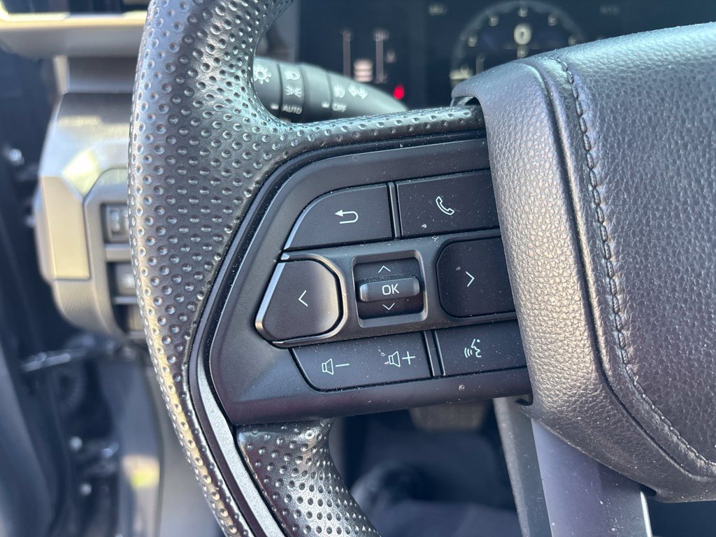 Used 2025 Toyota Tacoma SR5 AWD/4WD image 18