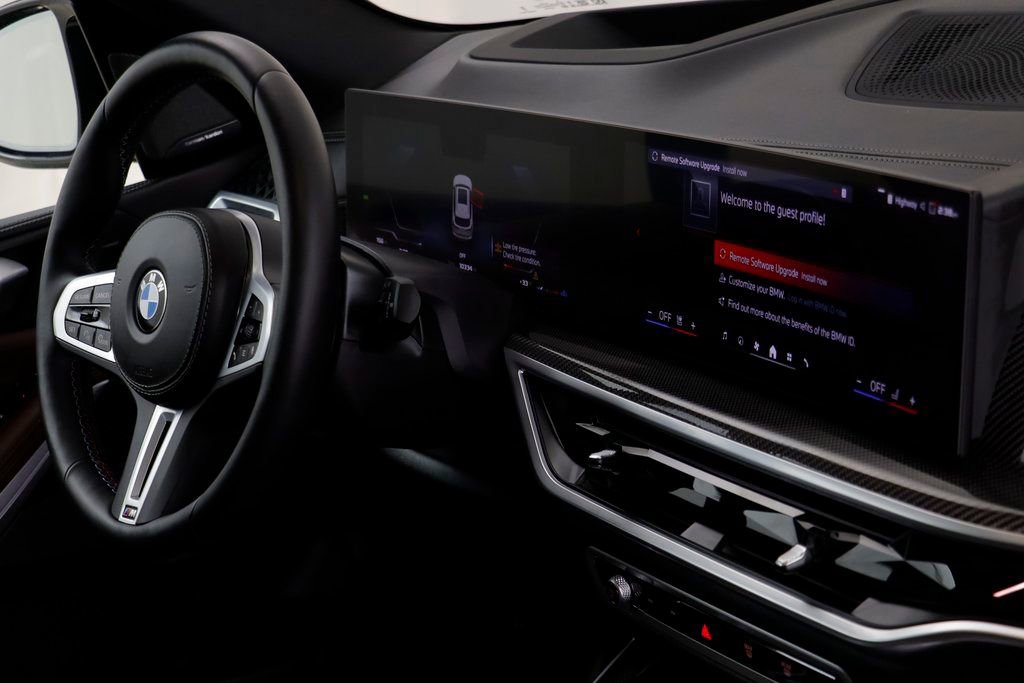 Used 2026 BMW X5 M60i image 21