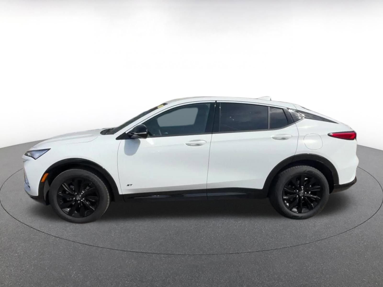 Used 2025 Buick Envista Sport Touring image 9