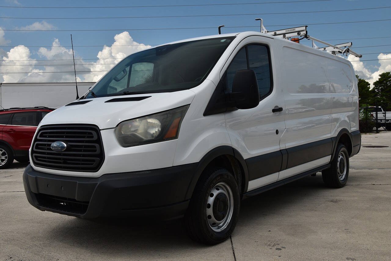Used 2015 Ford Transit 250 130 Low Roof RWD image 3
