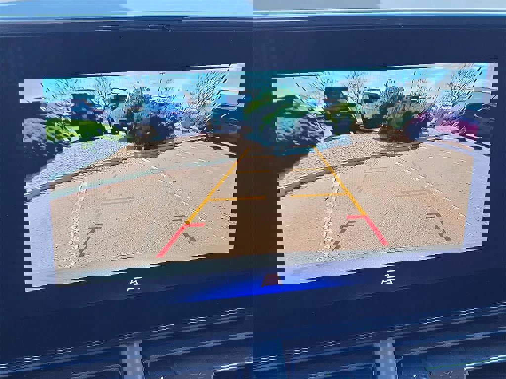 Certified 2025 Chevrolet Trax LT w/ Driver Confidence Package image 24