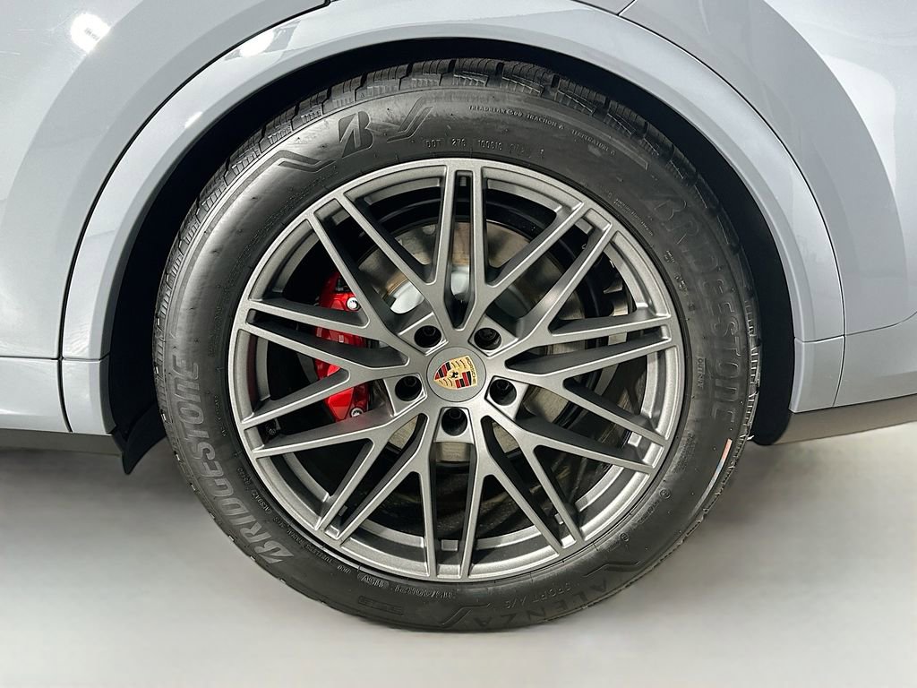 Certified 2026 Porsche Cayenne S image 33
