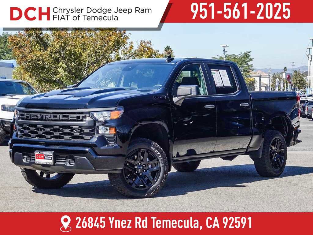 Used 2025 Chevrolet Silverado 1500 Custom Trail Boss w/ Dark Appearance Package image 1
