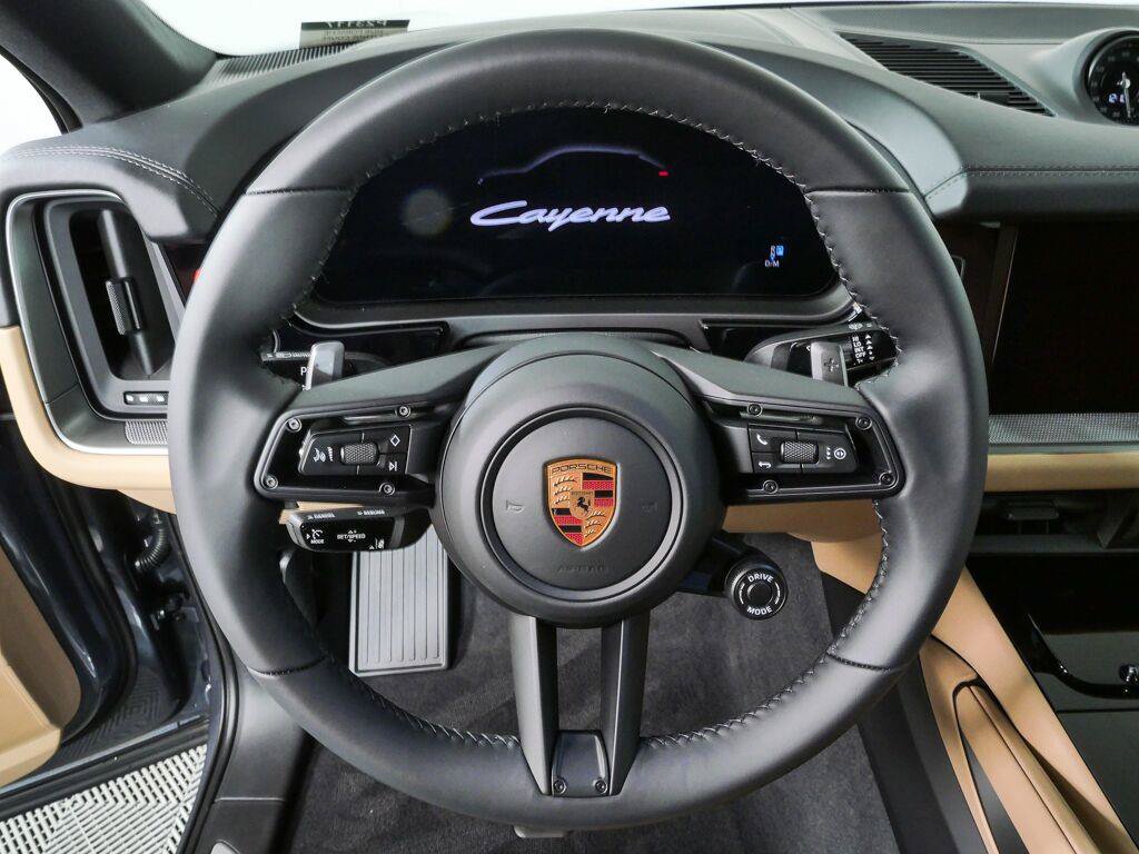 New 2026 Porsche Cayenne Coupe AWD/4WD image 9