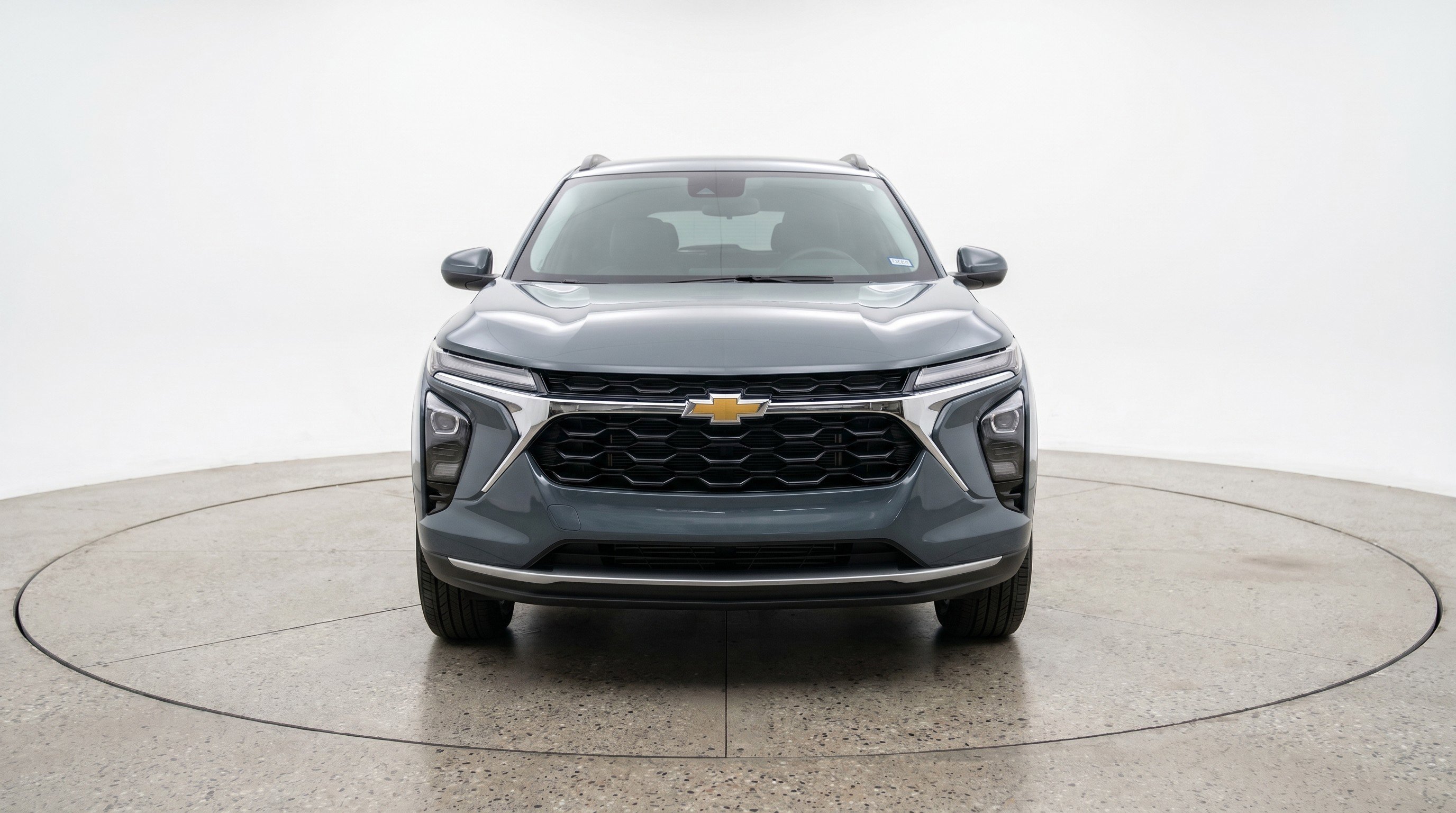 Used 2025 Chevrolet Trax LT w/ LT Convenience Package FWD image 2