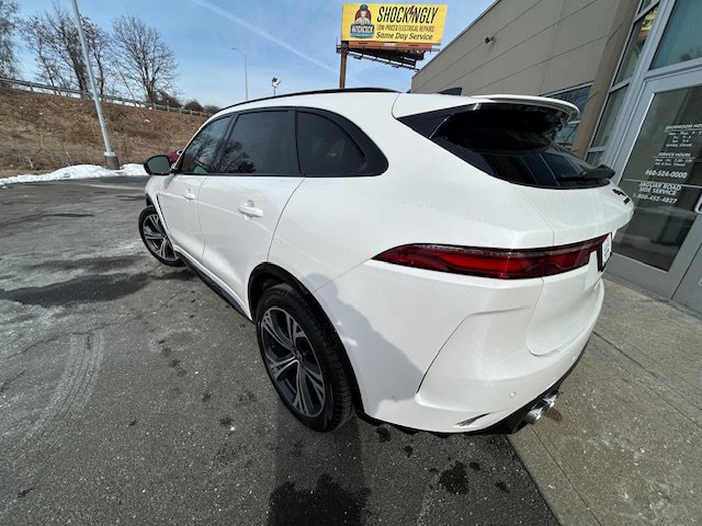 New 2025 Jaguar F-PACE SVR image 4