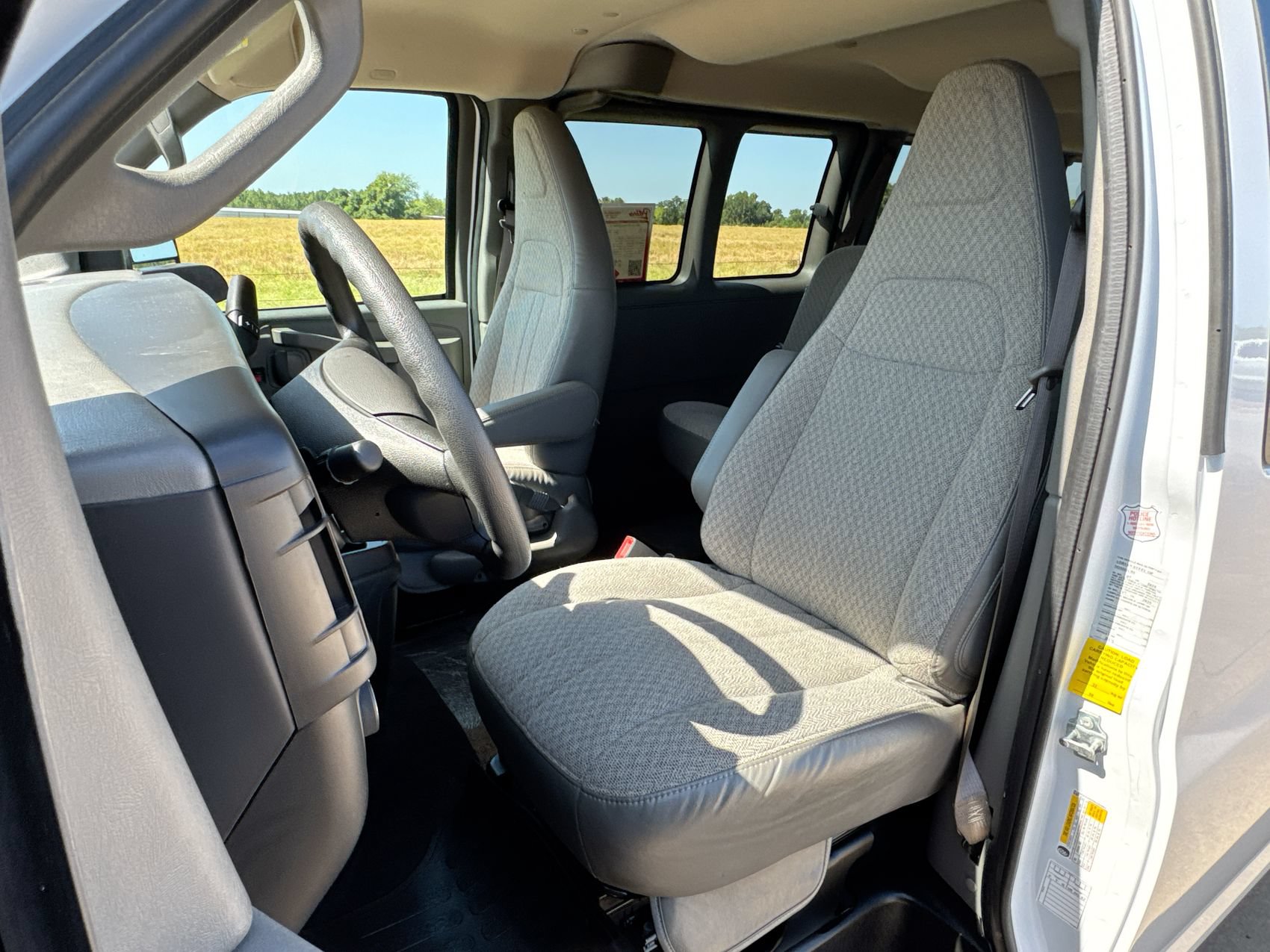 Used 2025 Chevrolet Express 3500 LT w/ LT Preferred Equipment Group RWD image 11