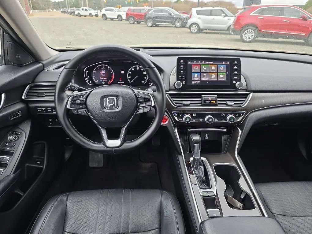 Used 2018 Honda Accord Touring image 14