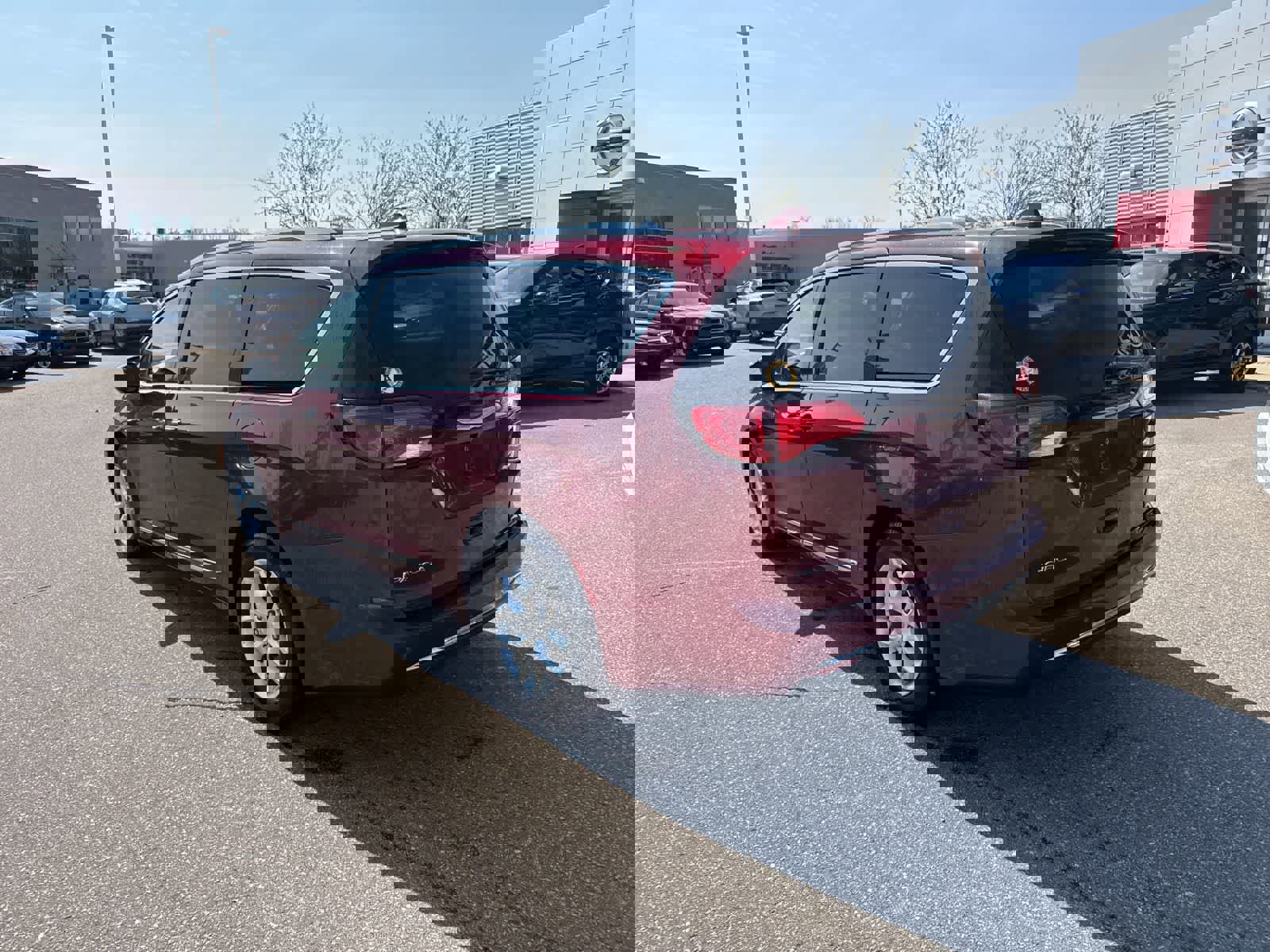 Used 2017 Chrysler Pacifica Touring-L Plus image 7