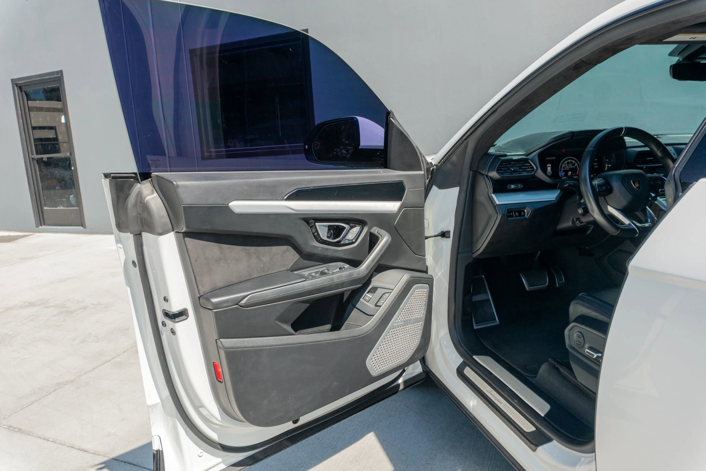 Used 2019 Lamborghini Urus AWD/4WD image 69
