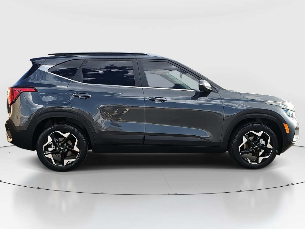 Used 2024 Kia Seltos EX FWD image 4