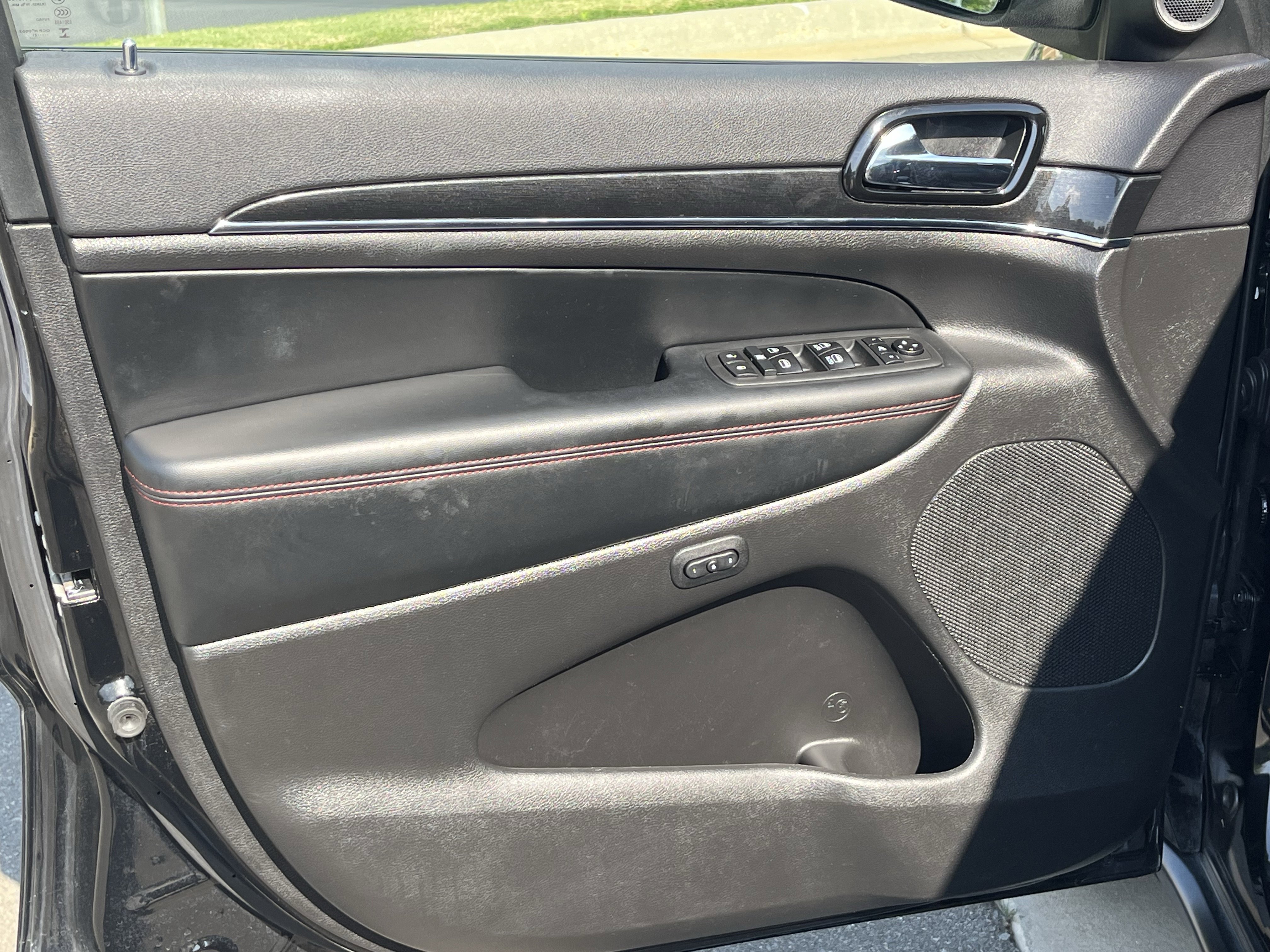 Used 2021 Jeep Grand Cherokee Trailhawk w/ Trailhawk Luxury Group AWD/4WD image 14