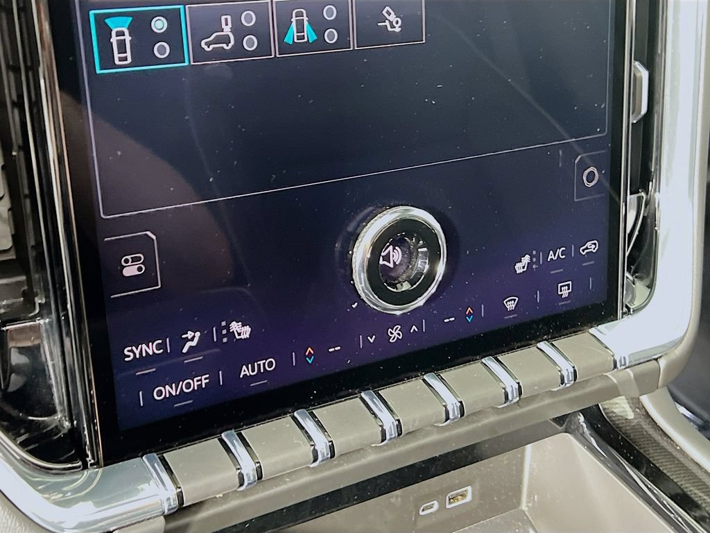 Certified 2025 GMC Yukon XL Elevation AWD/4WD image 15