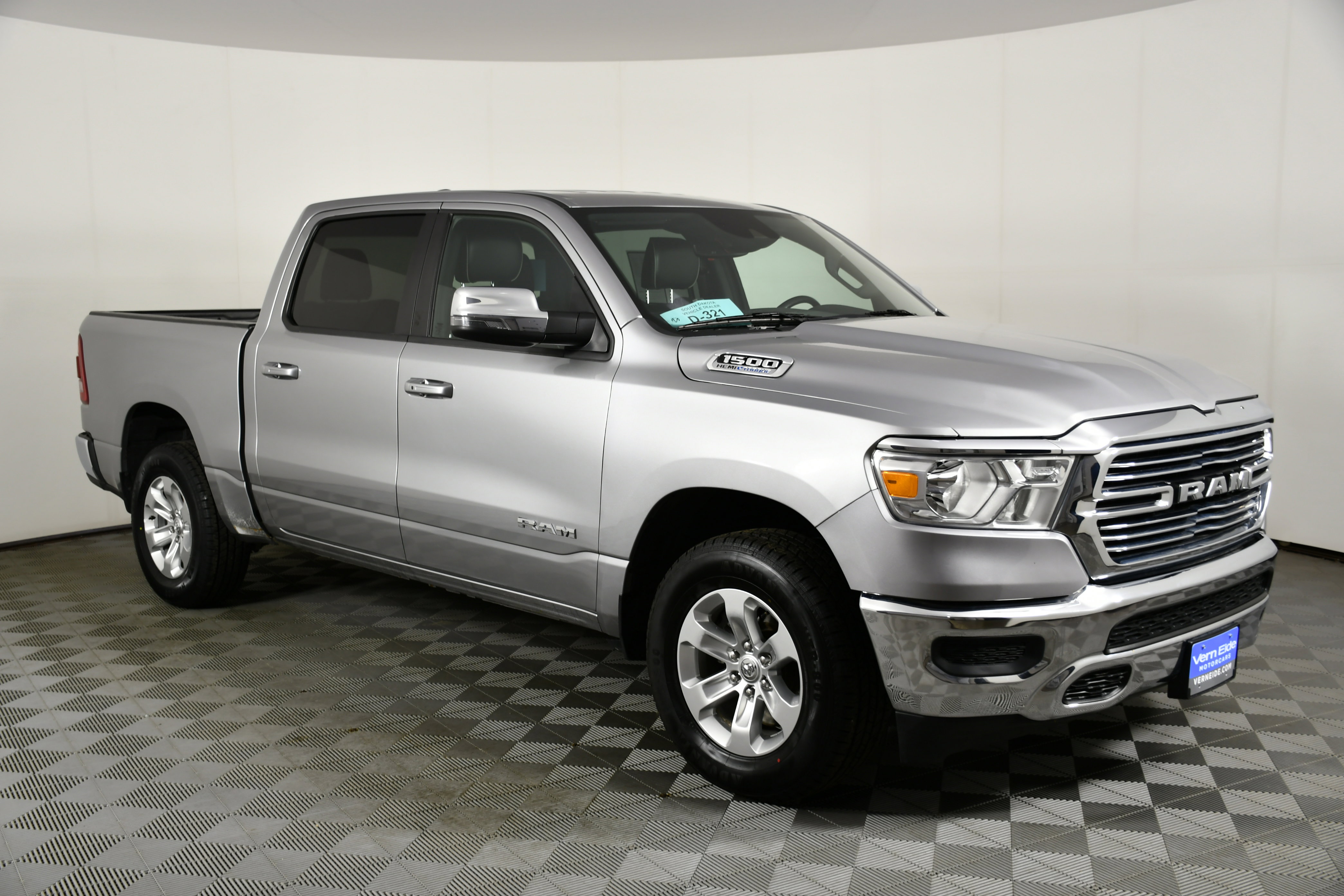 Used 2024 RAM 1500 Laramie image 4