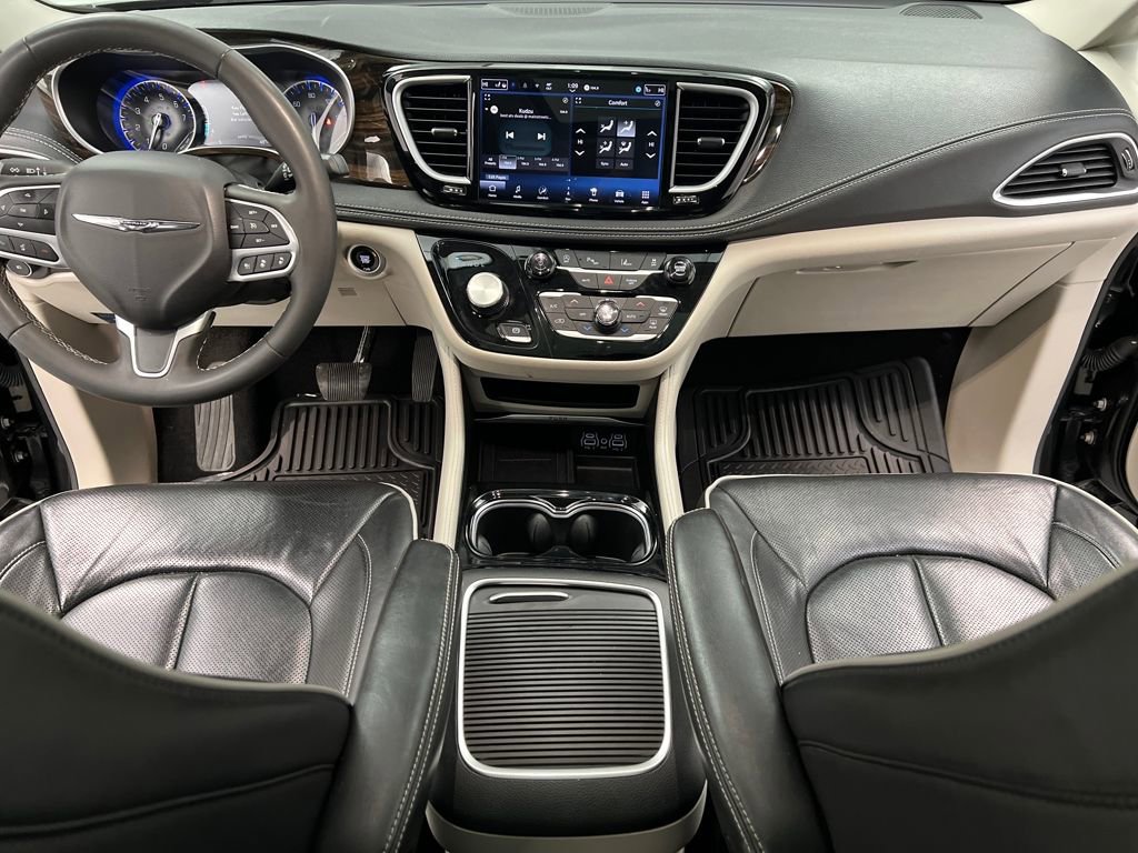 Used 2024 Chrysler Pacifica Limited image 49