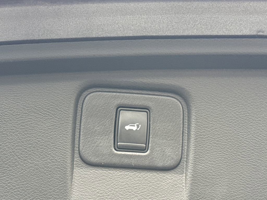 Used 2018 Nissan Murano Platinum w/ Cargo Package image 36