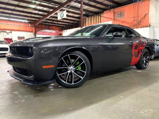 Used 2018 Dodge Challenger R/T Scat Pack w/ Leather Interior Group RWD image 2