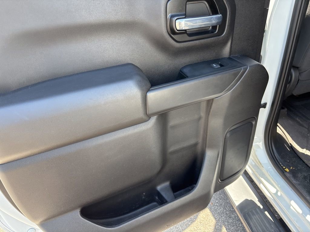 Used 2022 Chevrolet Silverado 1500 Custom w/ Safety Confidence Package AWD/4WD image 5