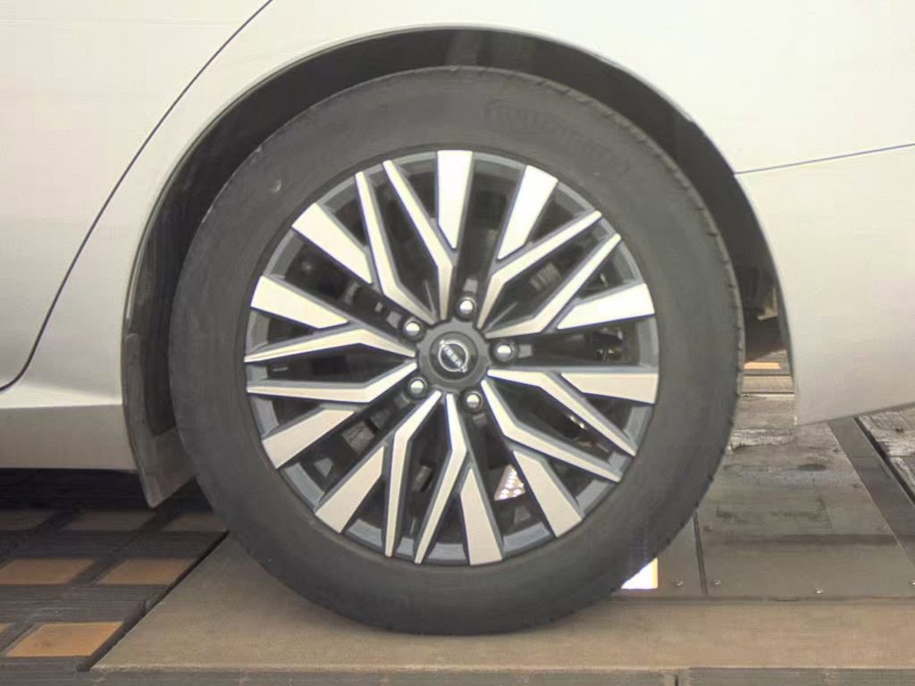 Used 2024 Nissan Altima 2.5 SV image 25