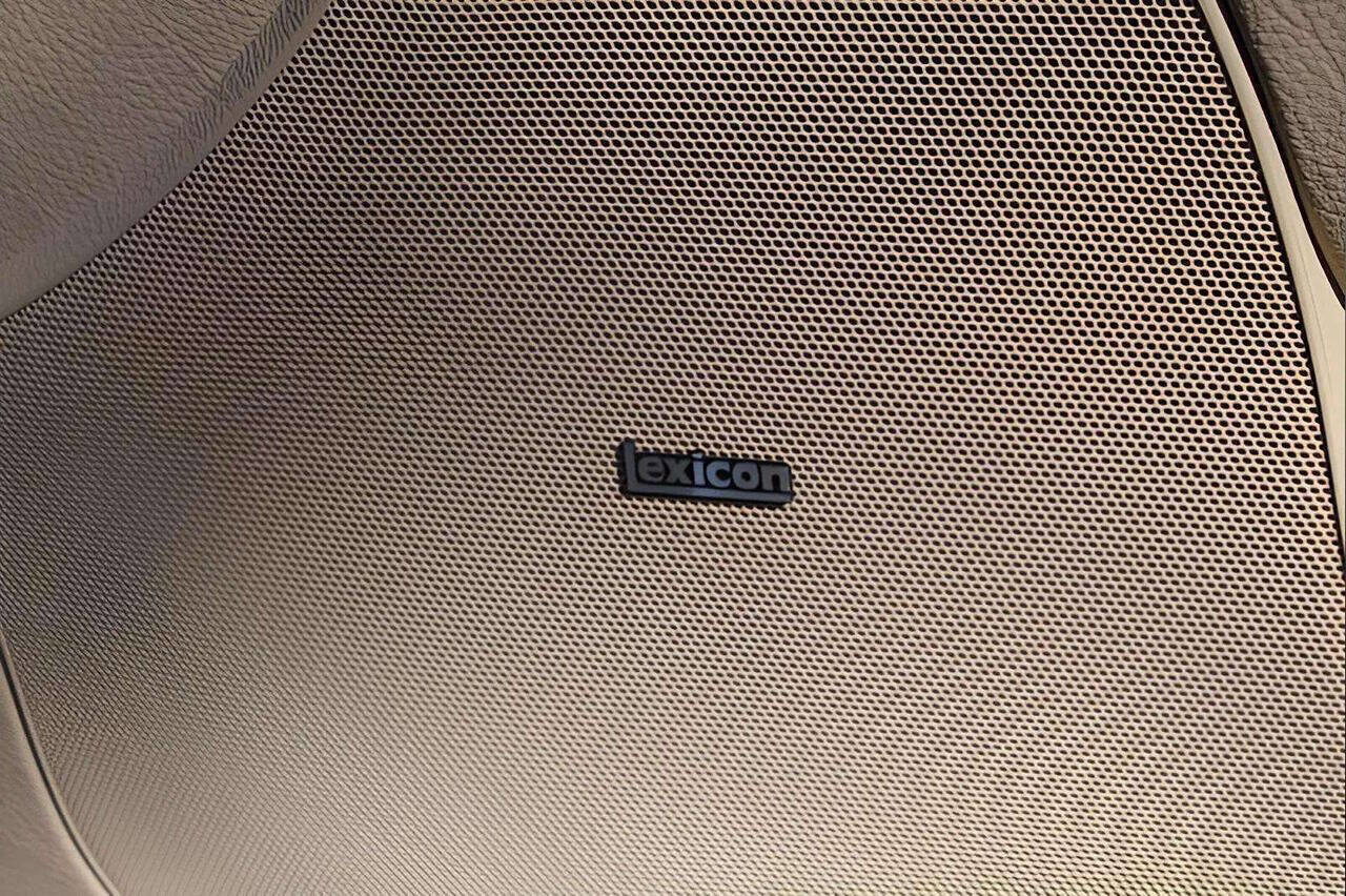 Used 2013 Hyundai Genesis 3.8 w/ Premium Pkg image 13