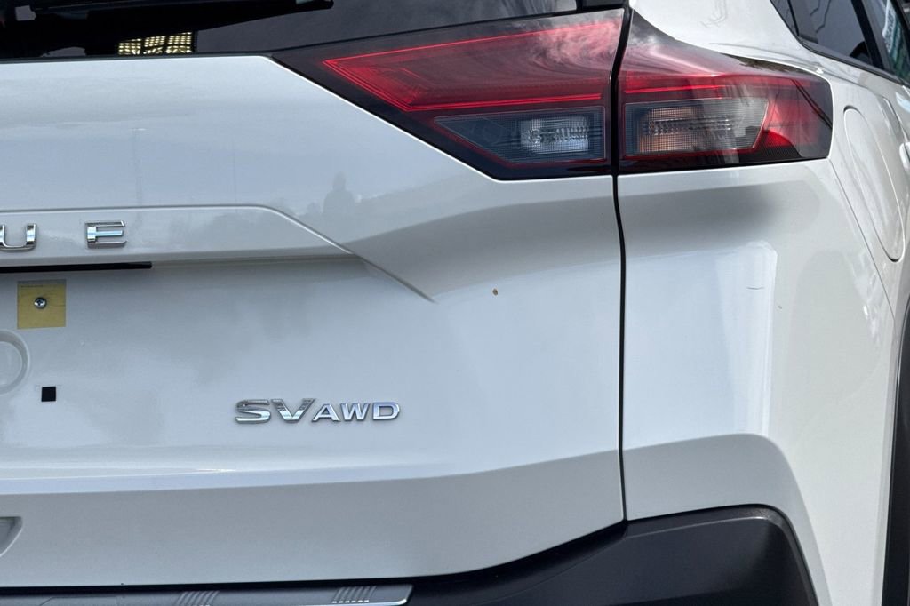 Used 2023 Nissan Rogue SV image 25