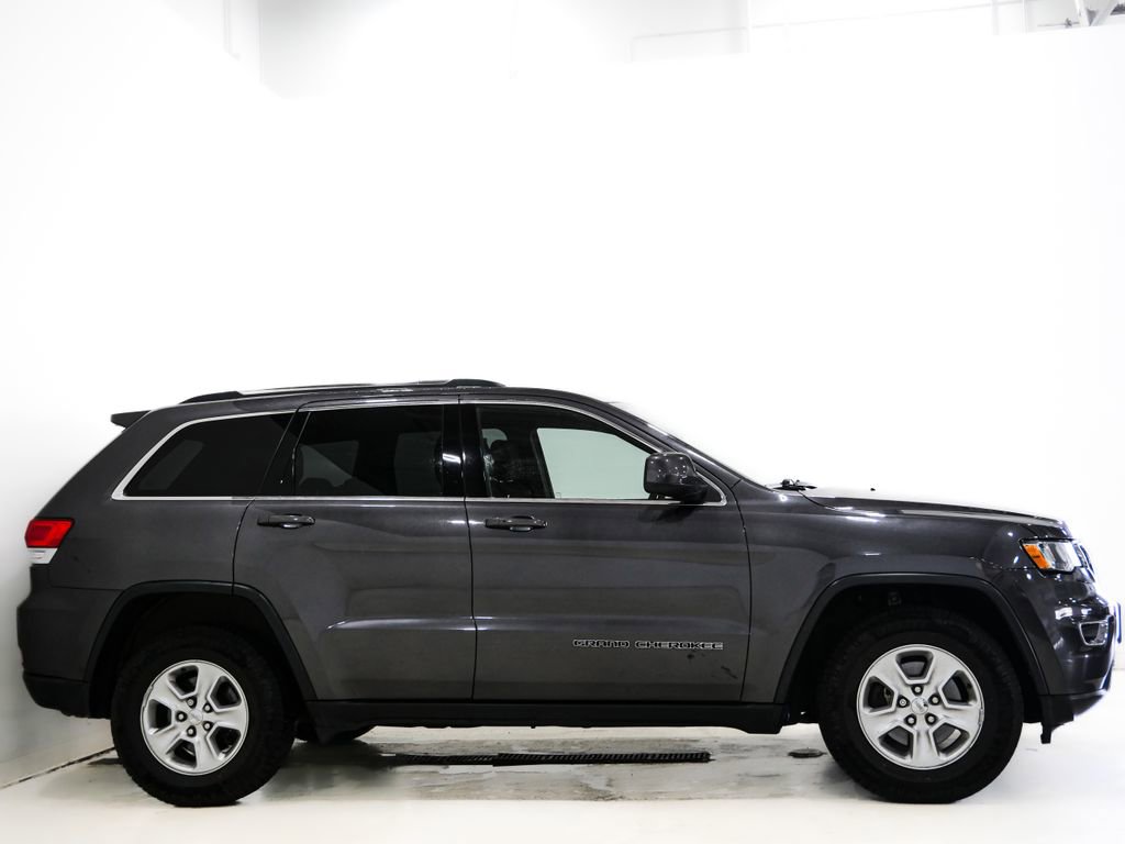 Used 2017 Jeep Grand Cherokee Laredo w/ Quick Order Package 23E AWD/4WD image 4