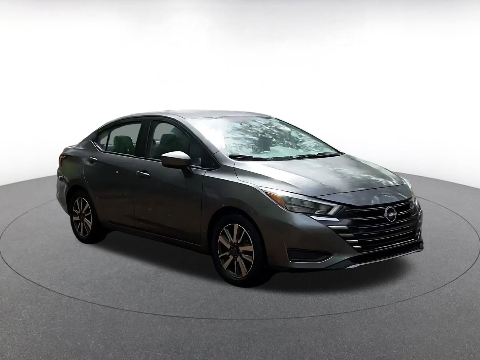 Used 2025 Nissan Versa SV FWD image 3