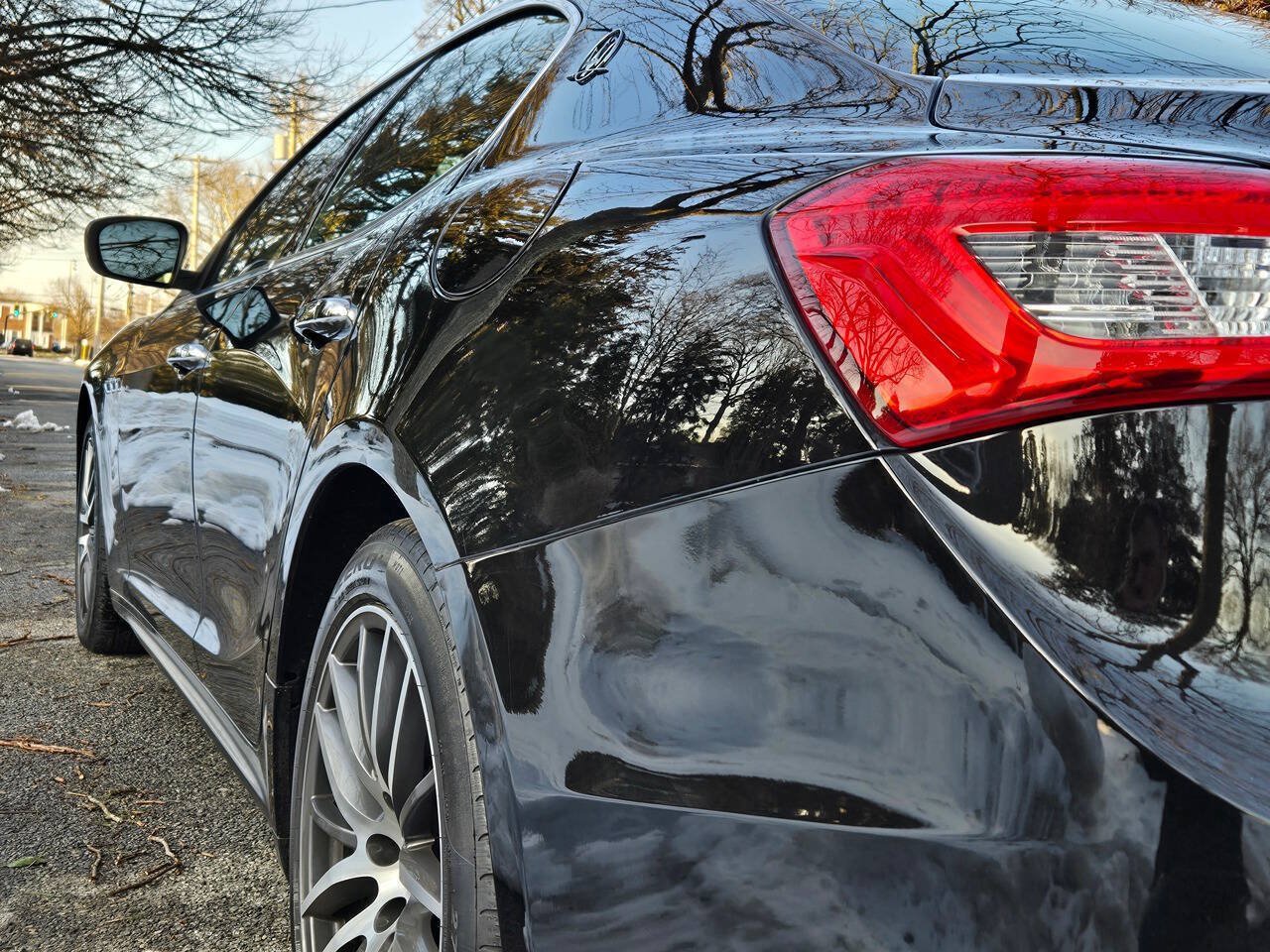 Used 2017 Maserati Ghibli S Q4 AWD/4WD image 19