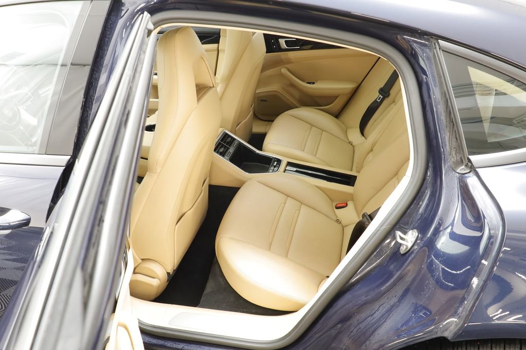 Used 2019 Porsche Panamera 4 image 15